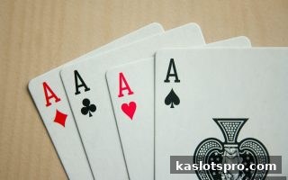 ka电子推牌九心理博弈全解析：策略与心态的终极较量